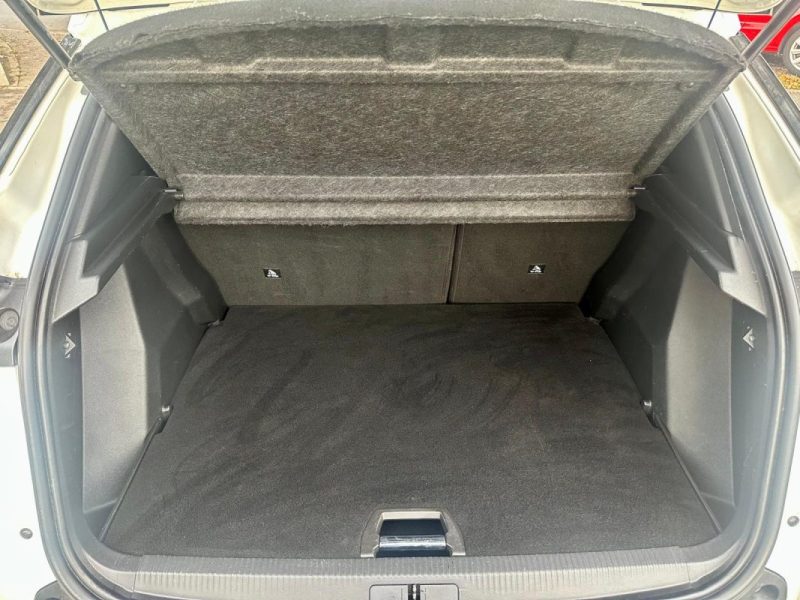 PEUGEOT 2008 1.5 BLUEHDI 130 ALLURE EAT8 **1ÈRE MAIN** 