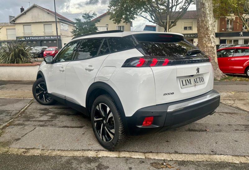 PEUGEOT 2008 1.5 BLUEHDI 130 ALLURE EAT8 **1ÈRE MAIN** 