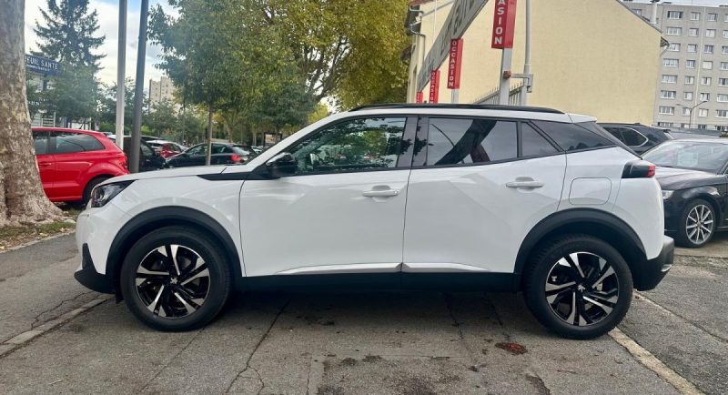 PEUGEOT 2008 1.5 BLUEHDI 130 ALLURE EAT8 **1ÈRE MAIN** 