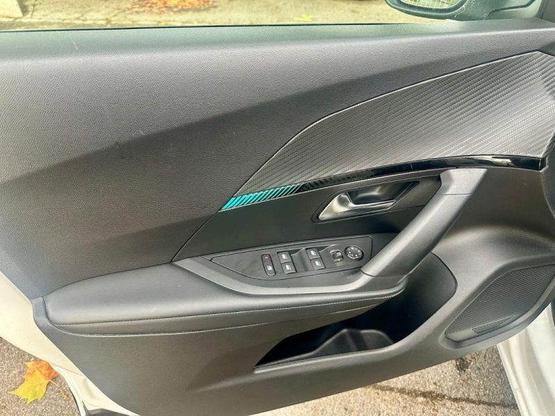 PEUGEOT 2008 1.5 BLUEHDI 130 ALLURE EAT8 **1ÈRE MAIN** 