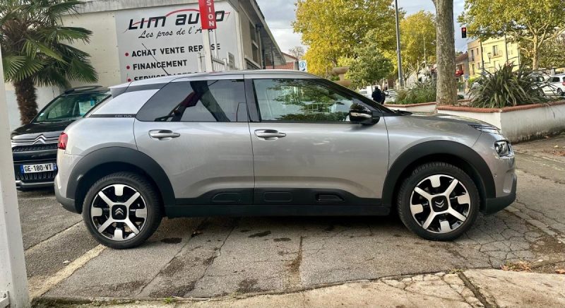 CITROEN C4 CACTUS 1.5 BlueHDI 120 SHINE EAT6 **1ère MAIN**