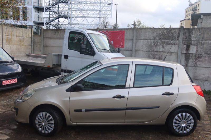 RENAULT CLIO CONFORT PACK CLIM DYNAMIQUE CLIO 1.4 16V 100CH 2006