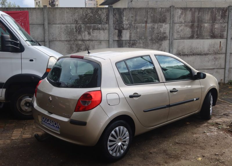 RENAULT CLIO CONFORT PACK CLIM DYNAMIQUE CLIO 1.4 16V 100CH 2006