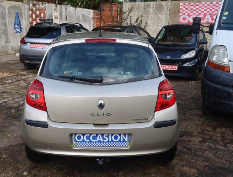 RENAULT CLIO CONFORT PACK CLIM DYNAMIQUE CLIO 1.4 16V 100CH 2006