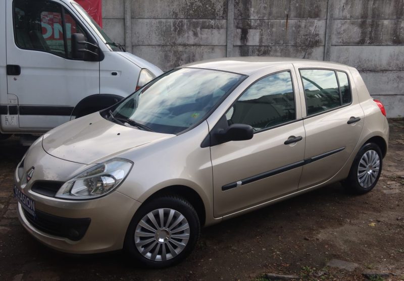 RENAULT CLIO CONFORT PACK CLIM DYNAMIQUE CLIO 1.4 16V 100CH 2006