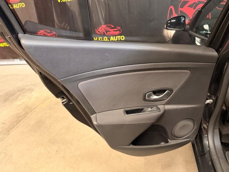 RENAULT MEGANE 1.6 dCi 130ch Zen 