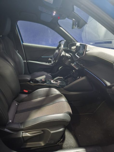 PEUGEOT PEUGEOT E-2008 136 CV - FINITION GT - CAMERA - RADAR AVANT ET ARRIERE - CARPLAY E-2008 136CH ACTIVE PACK 2021