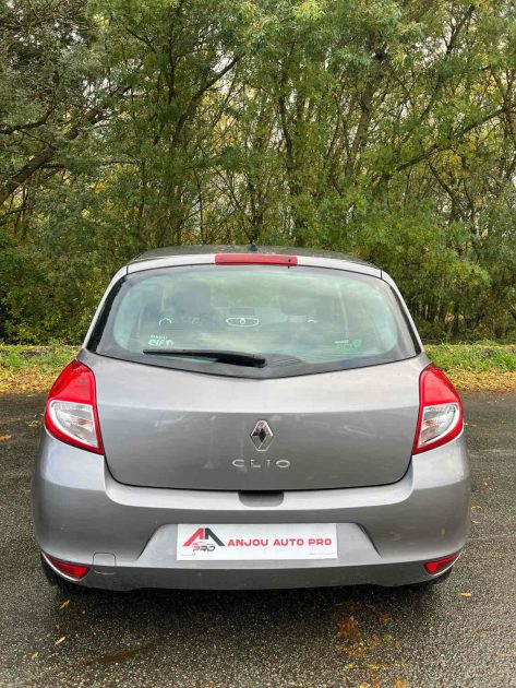 RENAULT CLIO 1.5 DCI 75CH EXPRESSION CLIM 5P 2012