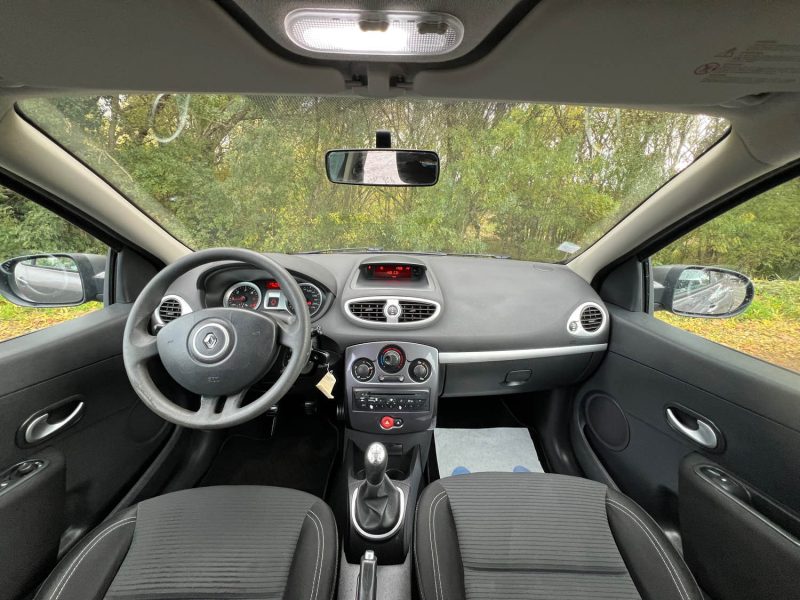 RENAULT CLIO 1.5 DCI 75CH EXPRESSION CLIM 5P 2012