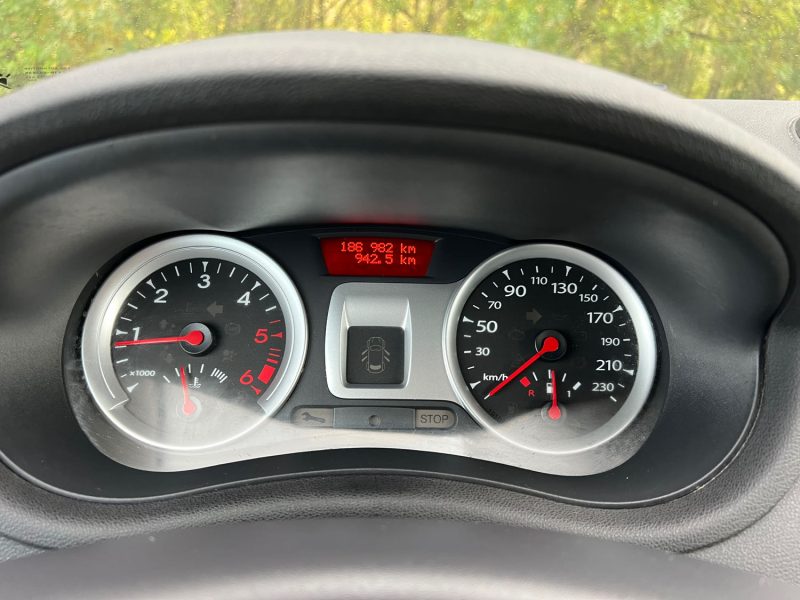 RENAULT CLIO 1.5 DCI 75CH EXPRESSION CLIM 5P 2012