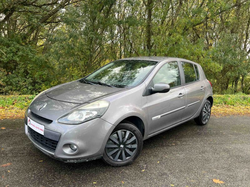 RENAULT CLIO 1.5 DCI 75CH EXPRESSION CLIM 5P 2012