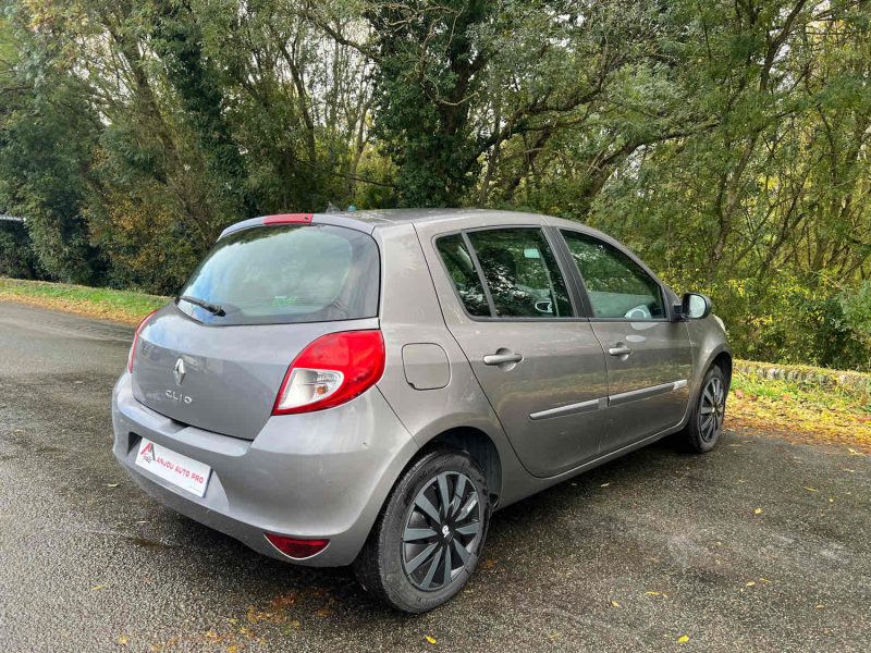 RENAULT CLIO 1.5 DCI 75CH EXPRESSION CLIM 5P 2012