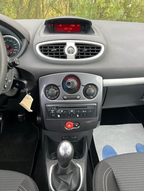 RENAULT CLIO 1.5 DCI 75CH EXPRESSION CLIM 5P 2012