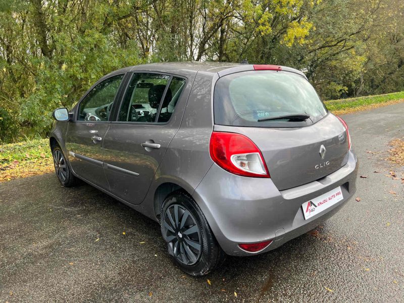 RENAULT CLIO 1.5 DCI 75CH EXPRESSION CLIM 5P 2012