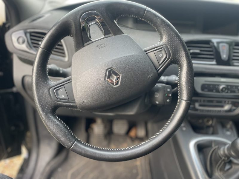 RENAULT MEGANE SCENIC 1.2 TCE 130CH ENERGY BOSE 2015 2015 moteur HS (non roulant)