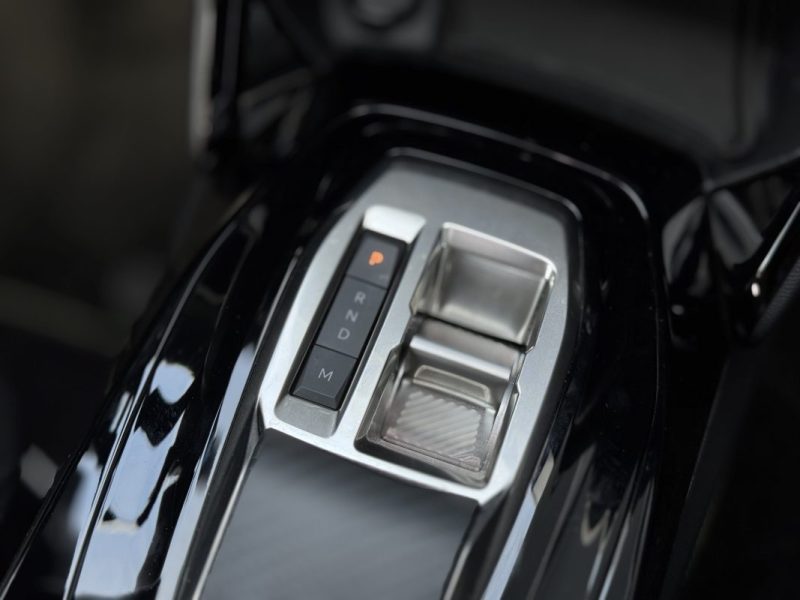 PEUGEOT 208 1.2 HYBRID 136CV GT LINE 