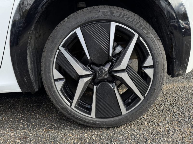 PEUGEOT 208 1.2 HYBRID 136CV GT LINE 