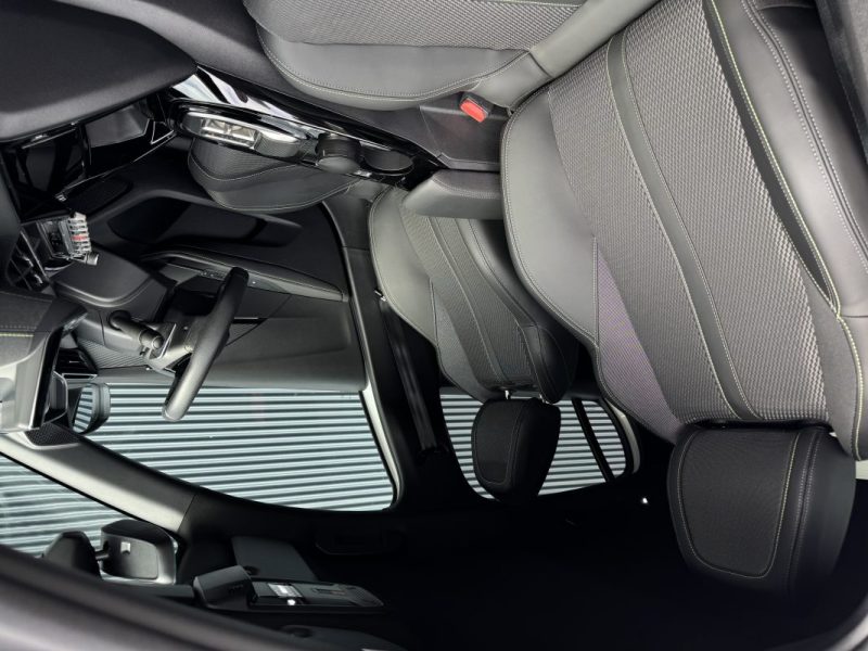 PEUGEOT 208 1.2 HYBRID 136CV GT LINE 