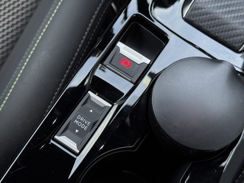 PEUGEOT 208 1.2 HYBRID 136CV GT LINE 