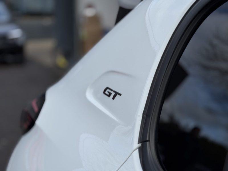 PEUGEOT 208 1.2 HYBRID 136CV GT LINE 