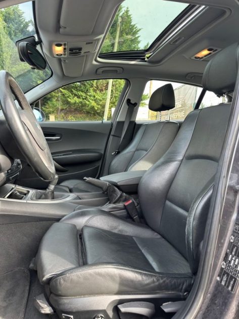 BMW  SERIE 1 120I 150 CV / 143km / Toit ouvrant / Siège chauffant / Radar / Cuir