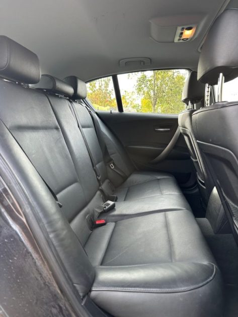 BMW  SERIE 1 120I 150 CV / 143km / Toit ouvrant / Siège chauffant / Radar / Cuir