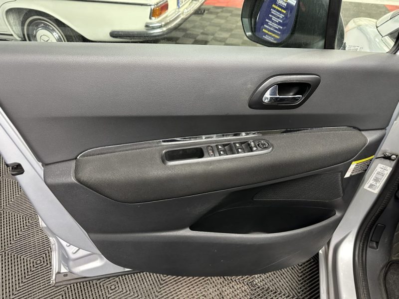 PEUGEOT 5008 1.6 HDI 110 PREMIUM PACK 2010