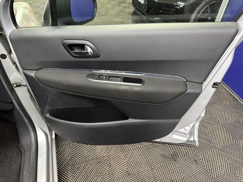 PEUGEOT 5008 1.6 HDI 110 PREMIUM PACK 2010