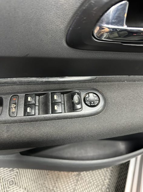 PEUGEOT 5008 1.6 HDI 110 PREMIUM PACK 2010