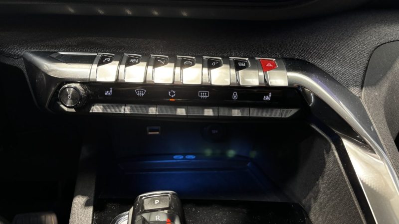 Peugeot 3008 1.5 BlueHDi 130CH Allure EAT8 - Sièges chauffants - Carplay - Coffre main libres