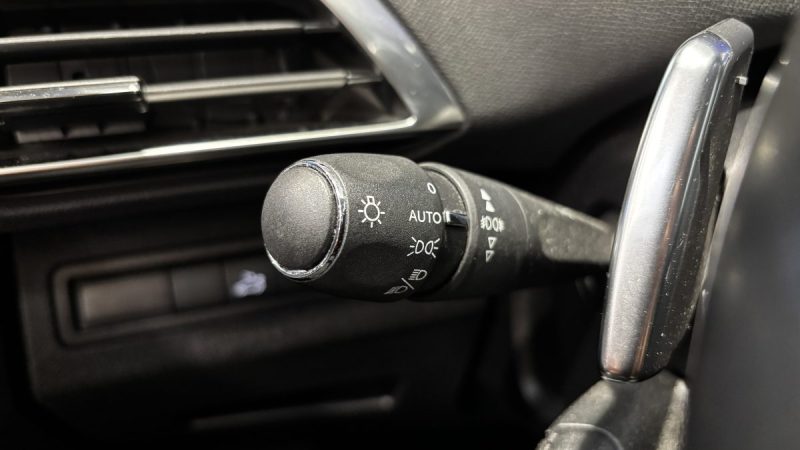 Peugeot 3008 1.5 BlueHDi 130CH Allure EAT8 - Sièges chauffants - Carplay - Coffre main libres