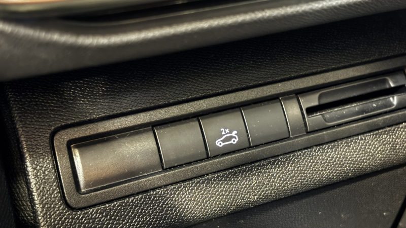 Peugeot 3008 1.5 BlueHDi 130CH Allure EAT8 - Sièges chauffants - Carplay - Coffre main libres