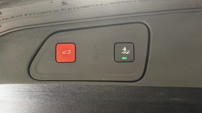 Peugeot 3008 1.5 BlueHDi 130CH Allure EAT8 - Sièges chauffants - Carplay - Coffre main libres