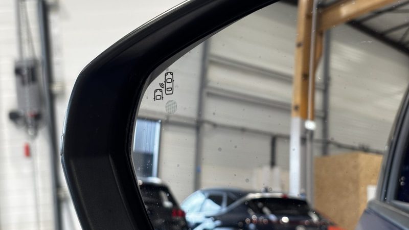 Peugeot 3008 1.5 BlueHDi 130CH Allure EAT8 - Sièges chauffants - Carplay - Coffre main libres