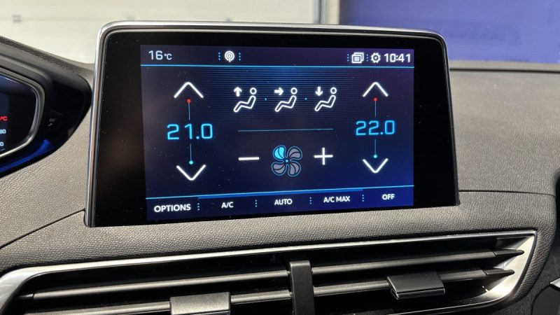 Peugeot 3008 1.5 BlueHDi 130CH Allure EAT8 - Sièges chauffants - Carplay - Coffre main libres