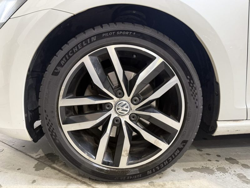 VOLKSWAGEN GOLF 2.0 TDI 150 CARAT / SUIVI COMPLET VW / KIT DISTRIBUTION OK 