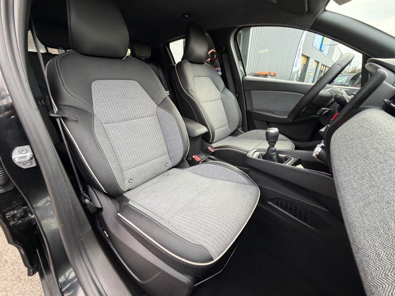 Renault Clio V NOUVELLE TCE 90 CH TECHNO 50,KM neuve