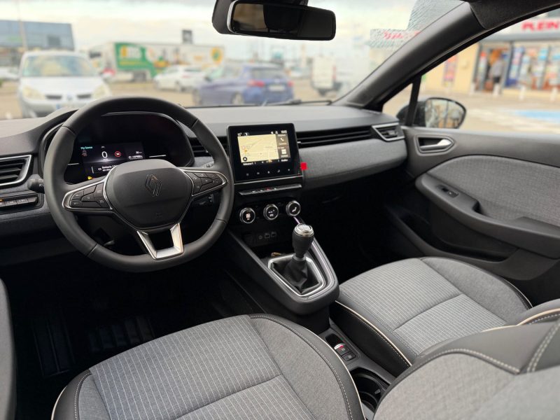 Renault Clio V NOUVELLE TCE 90 CH TECHNO 50,KM neuve