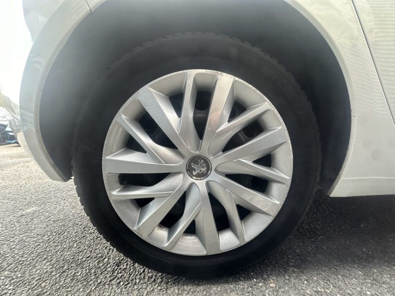 PEUGEOT 308 1.5 BLUEHDI 100CH VIRTUAL COCKPIT / APPLE CARPLAY 