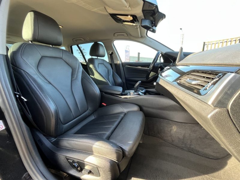 B.M.W. SERIE 5 530dA 265ch Touring Sport Lounge Sièges Sport