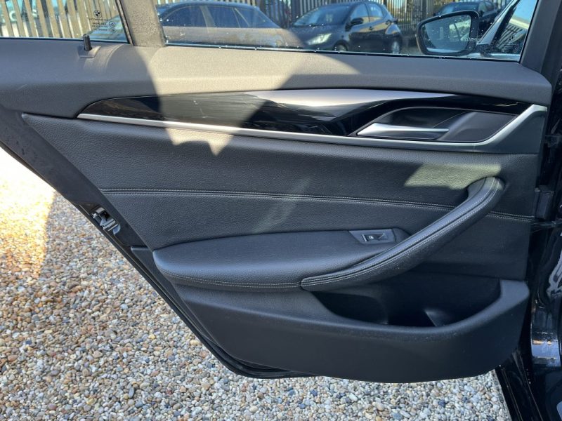 B.M.W. SERIE 5 530dA 265ch Touring Sport Lounge Sièges Sport
