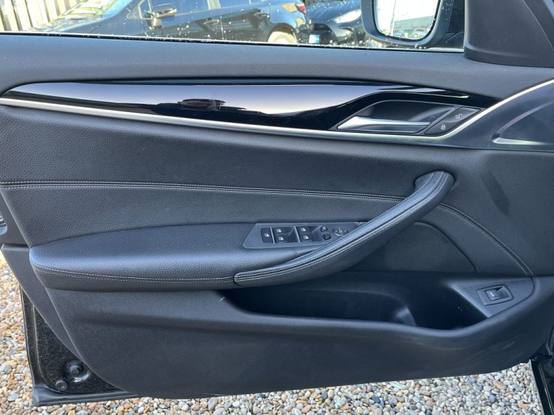 B.M.W. SERIE 5 530dA 265ch Touring Sport Lounge Sièges Sport