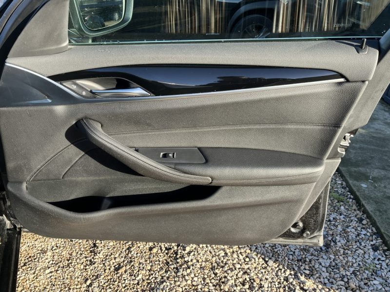 B.M.W. SERIE 5 530dA 265ch Touring Sport Lounge Sièges Sport