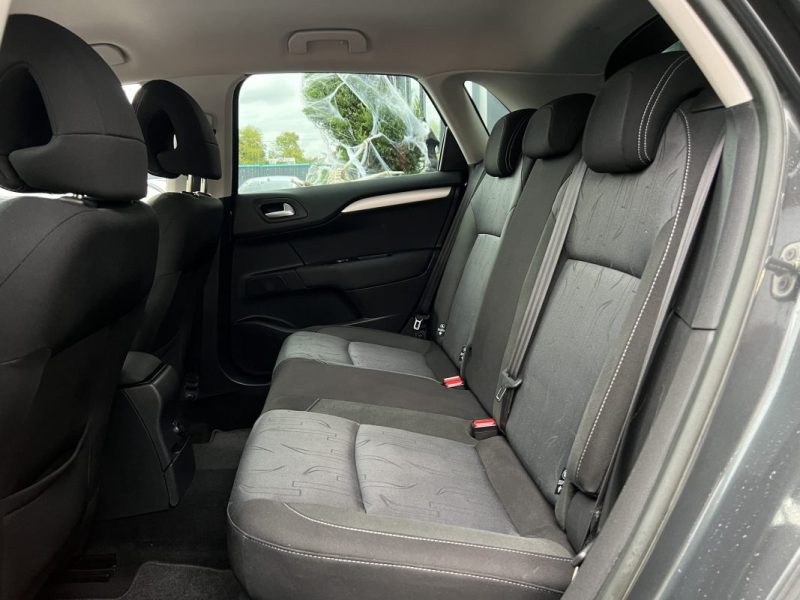 CITROEN C4 II 1.6 E HDI 115 Cv BOITE AUTOMATIQUE / 38 900 Kms GPS CRIT AIR 2 - GARANTIE 1 AN