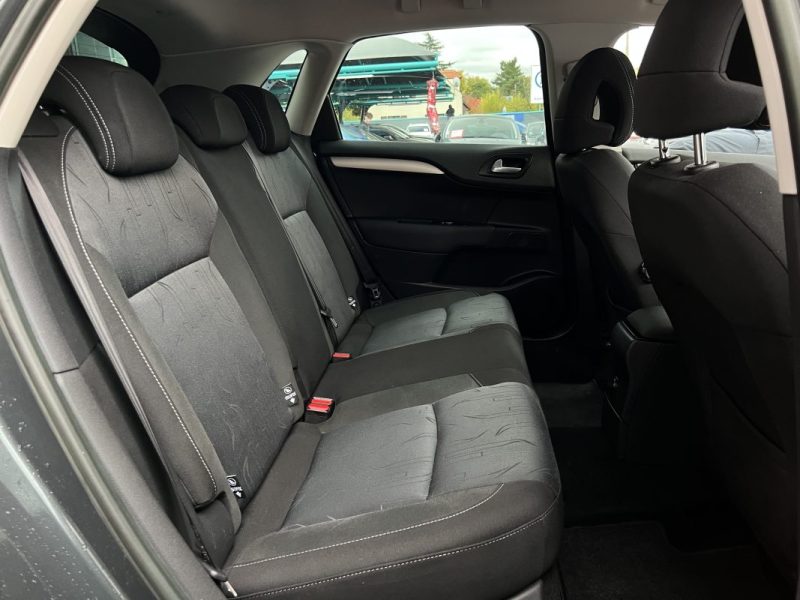 CITROEN C4 II 1.6 E HDI 115 Cv BOITE AUTOMATIQUE / 38 900 Kms GPS CRIT AIR 2 - GARANTIE 1 AN