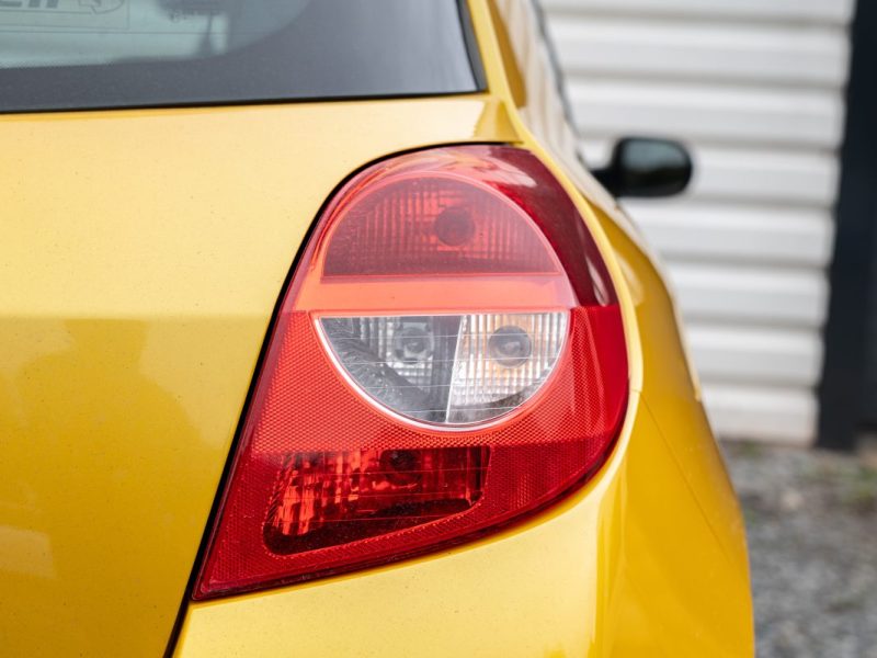 RENAULT CLIO III RS PHASE 2 2.0 16V 203Cv CUP JAUNE SIRIUS