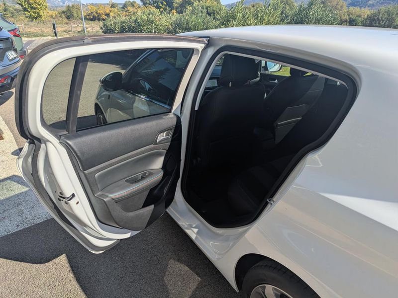 Peugeot 308 1.5 BlueHDi S&S - 130 BV EAT8 Tech Edition