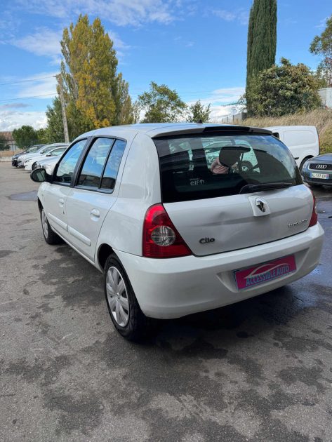 RENAULT CLIO 1.2I - 8V 2009