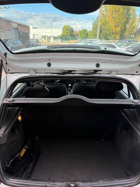 RENAULT CLIO 1.2I - 8V 2009