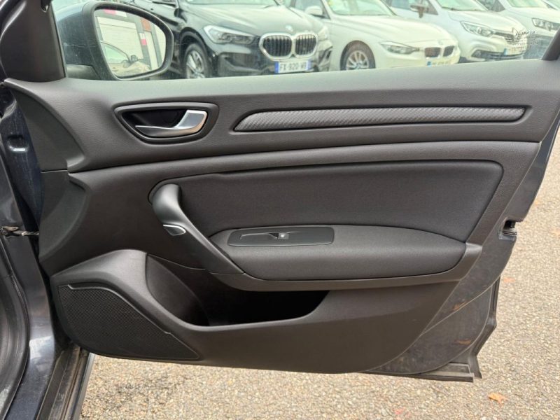 RENAULT MEGANE 1.5 BLUE DCI 115CH ESTATE BUSINESS 